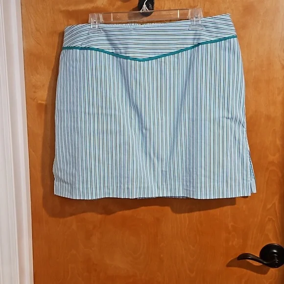 Requirements Skort - Picture 1 of 4